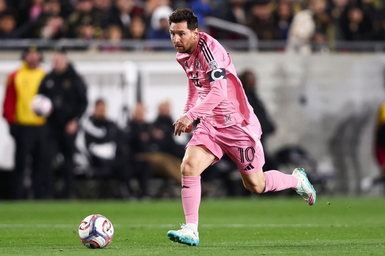 世界杯高清直播-公关专家：梅西受够了在巴萨主席大选中被利用，想参与他早参与了